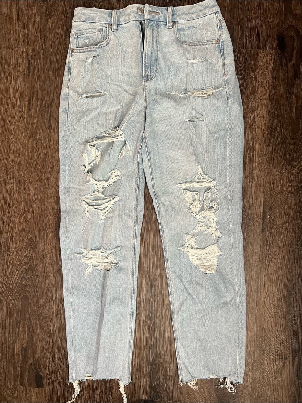 NWT American Eagle Indigo Daylight Destroy Stretch Curvy Mom Jeans Size 6R